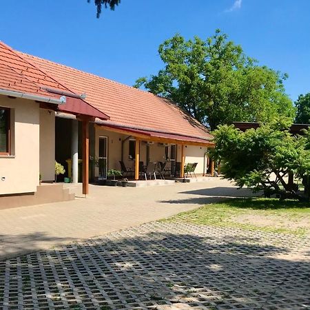 Hotel Lena Vendeghaz Balatonberény Exterior foto
