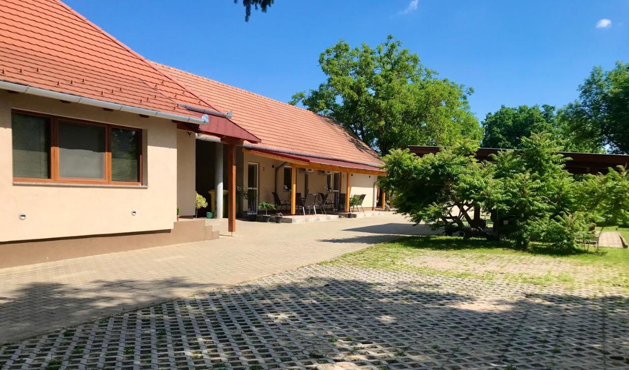 Hotel Lena Vendeghaz Balatonberény Exterior foto