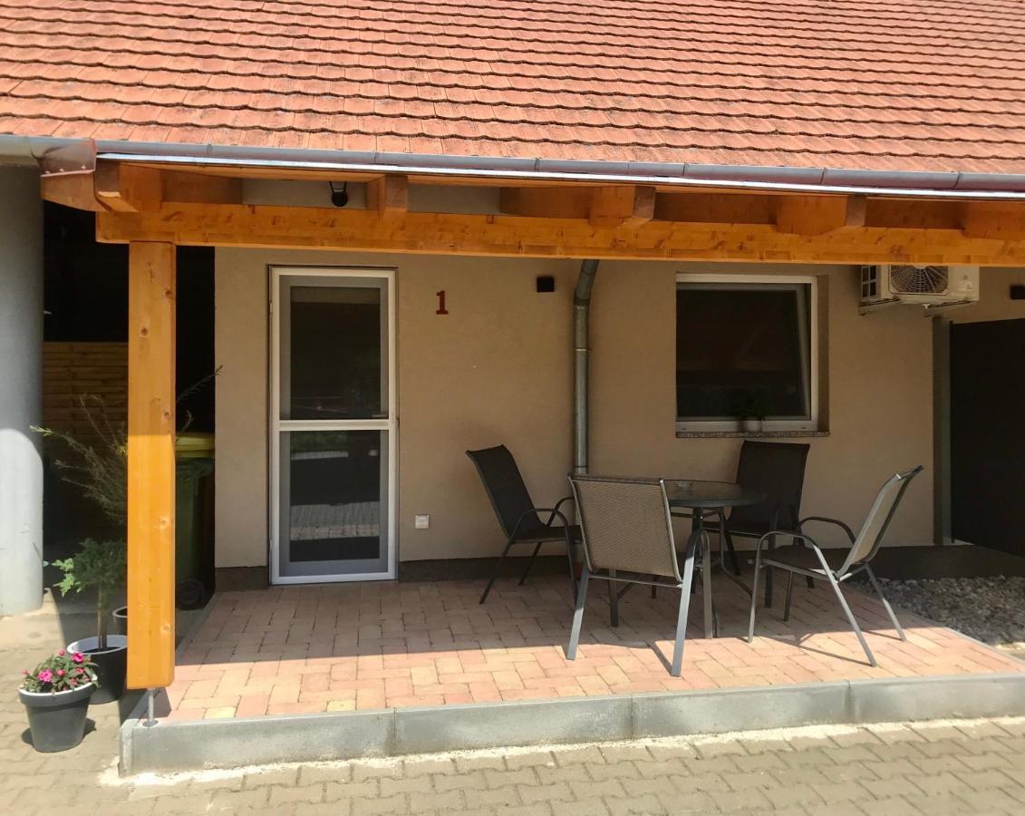 Hotel Lena Vendeghaz Balatonberény Exterior foto